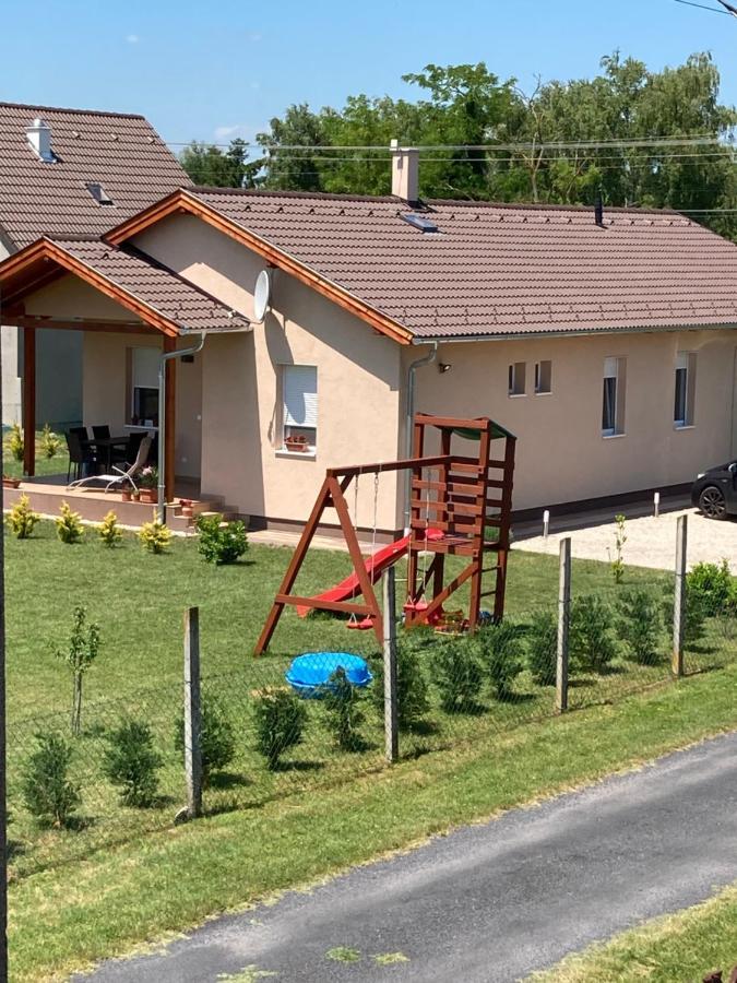 Вилла Konrad Apartman Балатонмариафюрдё Экстерьер фото