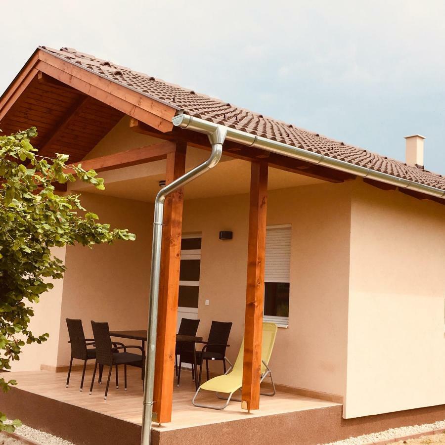 Вилла Konrad Apartman Балатонмариафюрдё Экстерьер фото